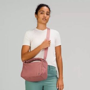 *SOLD** Lululemon gathered handle crossbody spiced chai
